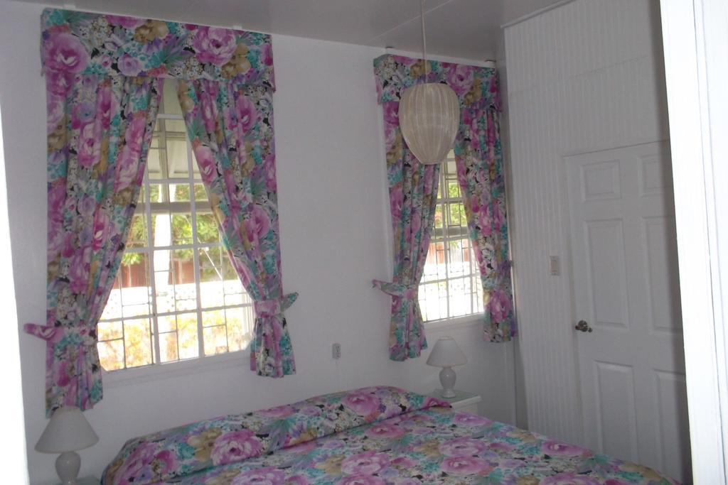 Beach Guest House Cleverdale Bridgetown Esterno foto