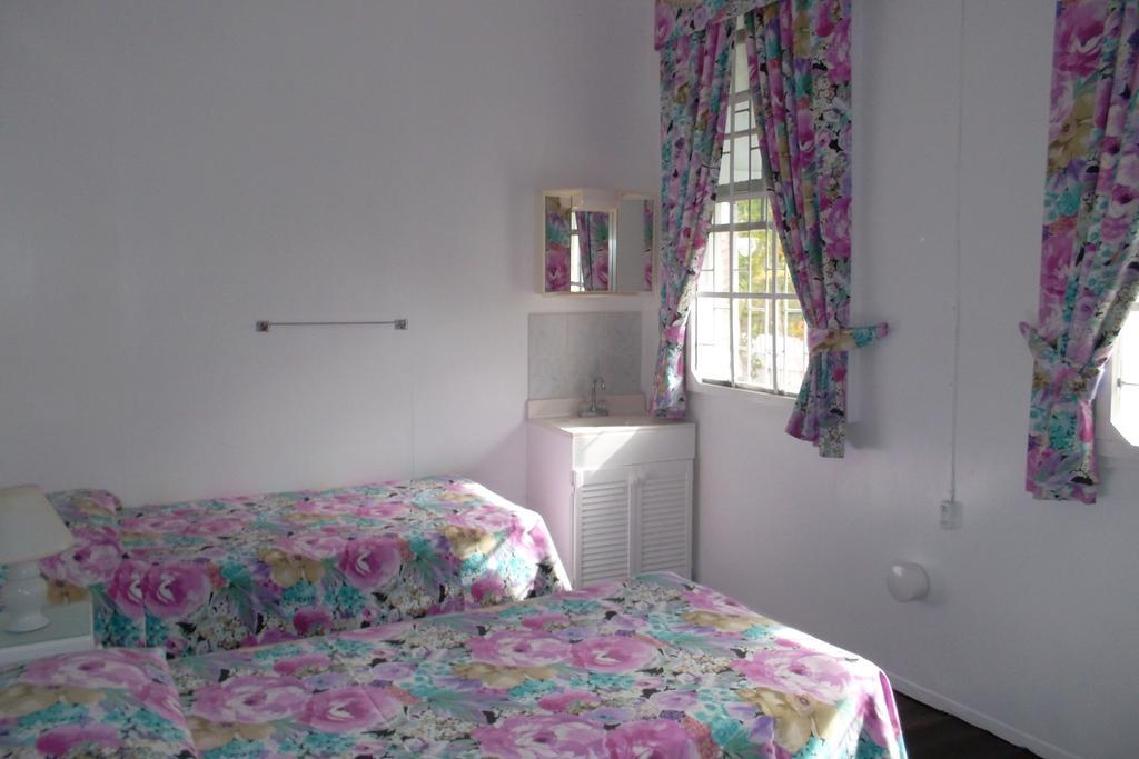 Beach Guest House Cleverdale Bridgetown Esterno foto
